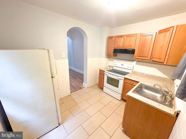 2446 N 33RD ST, Philadelphia, PA 19132