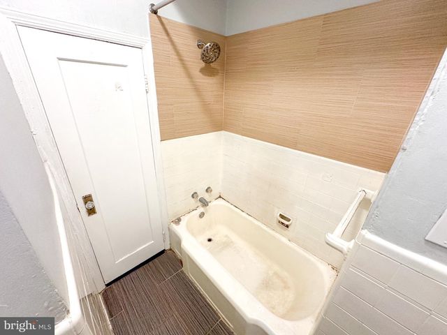 2446 N 33RD ST, Philadelphia, PA 19132