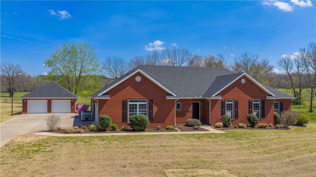 1008 Stockburger Avenue, West Fork, AR 72774