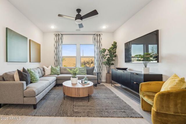 7517 S 76th Drive, Laveen, AZ 85339