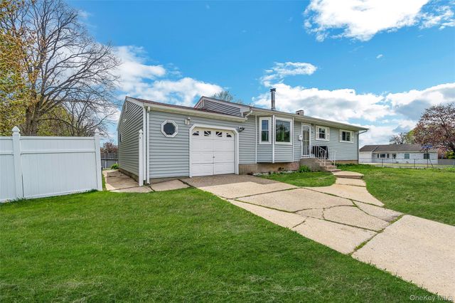 206 Prospect Place, Bay Shore, NY 11706