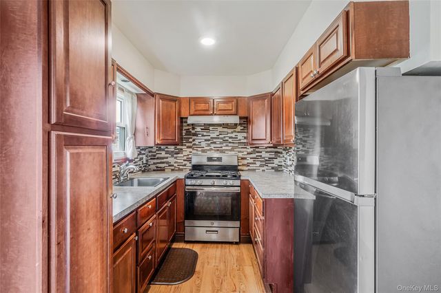 206 Prospect Place, Bay Shore, NY 11706