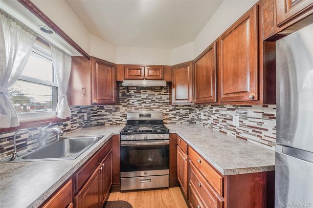 206 Prospect Place, Bay Shore, NY 11706