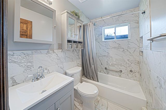 206 Prospect Place, Bay Shore, NY 11706