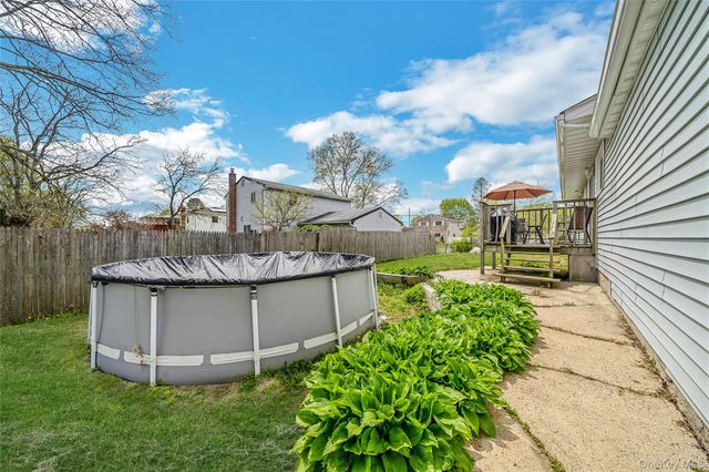 206 Prospect Place, Bay Shore, NY 11706
