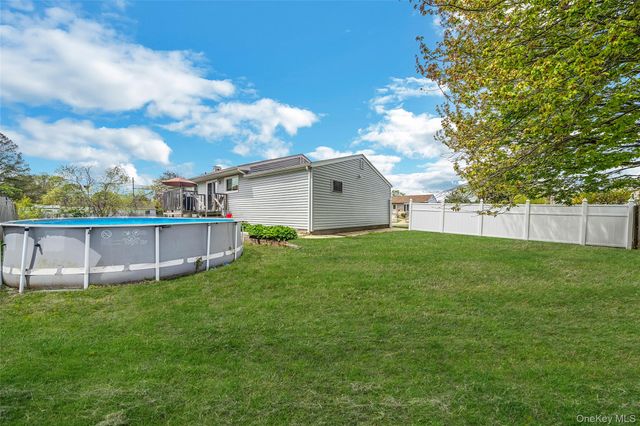 206 Prospect Place, Bay Shore, NY 11706