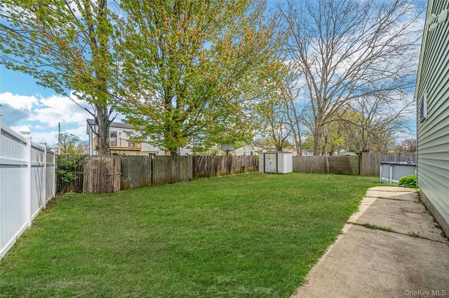 206 Prospect Place, Bay Shore, NY 11706