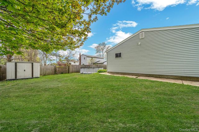 206 Prospect Place, Bay Shore, NY 11706