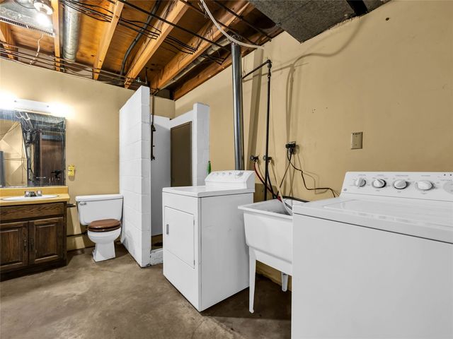 2140 Hillview Drive, Marion, IA 52302