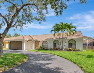 9955 NW 52nd St, Coral Springs, FL 33076