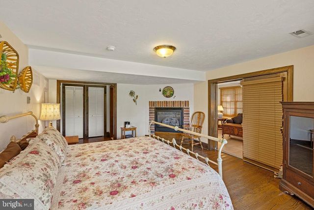 40 HOSPITAL RD, Gettysburg, PA 17325