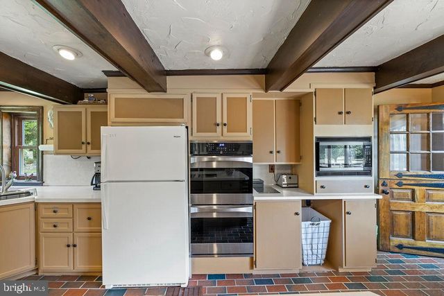 40 HOSPITAL RD, Gettysburg, PA 17325