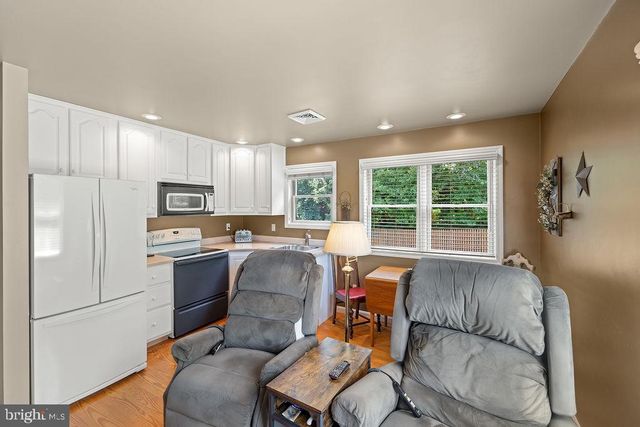 40 HOSPITAL RD, Gettysburg, PA 17325