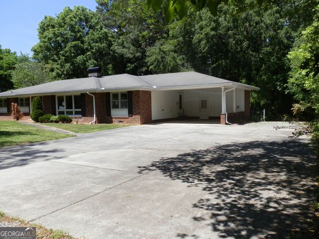3016 Garden Lakes Boulevard NW, Rome, GA 30165