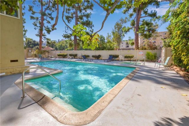 11138 Aqua Vista ST 19, Studio City, CA 91602