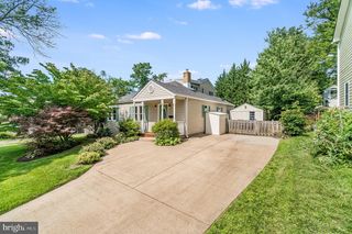 2962 STRATHMEADE ST, Falls Church, VA 22042