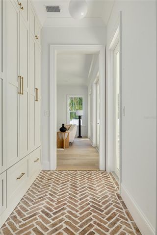 246 23RD AVENUE SE, St Petersburg, FL 33705