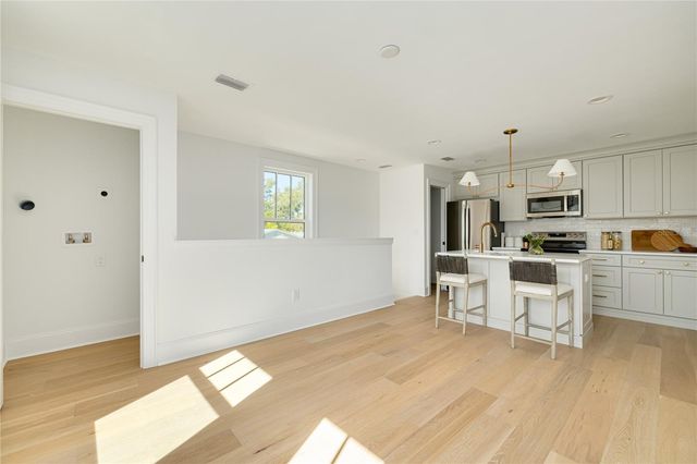 246 23RD AVENUE SE, St Petersburg, FL 33705