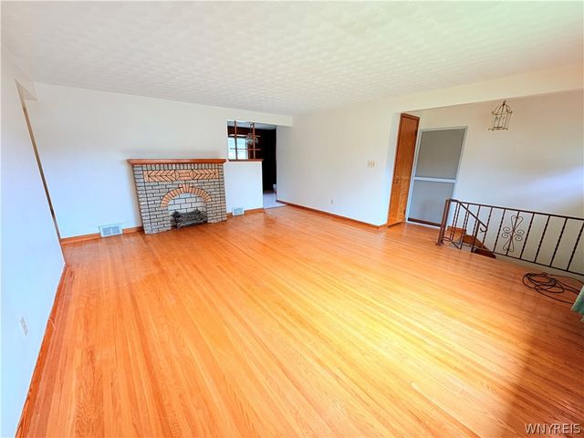 45 Charlescrest Court, West Seneca, NY 14224
