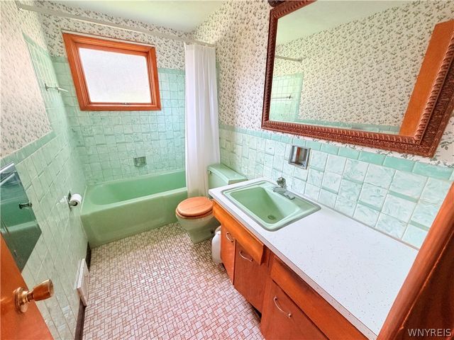 45 Charlescrest Court, West Seneca, NY 14224