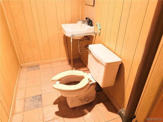 45 Charlescrest Court, West Seneca, NY 14224