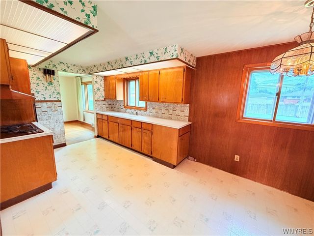 45 Charlescrest Court, West Seneca, NY 14224