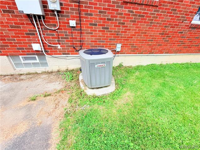 45 Charlescrest Court, West Seneca, NY 14224