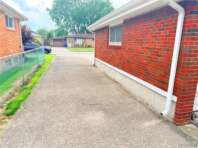 45 Charlescrest Court, West Seneca, NY 14224