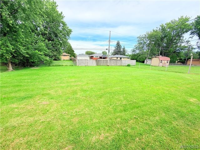 45 Charlescrest Court, West Seneca, NY 14224