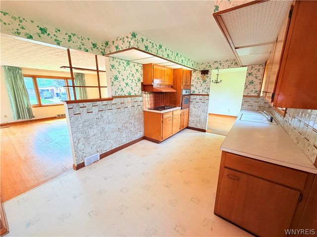 45 Charlescrest Court, West Seneca, NY 14224