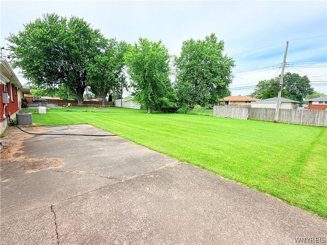 45 Charlescrest Court, West Seneca, NY 14224