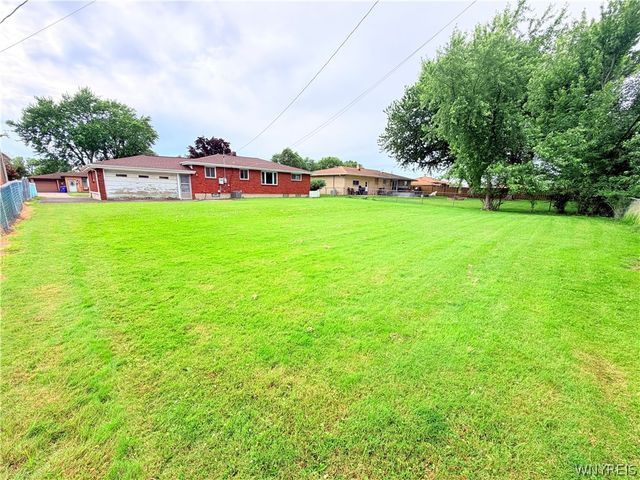 45 Charlescrest Court, West Seneca, NY 14224