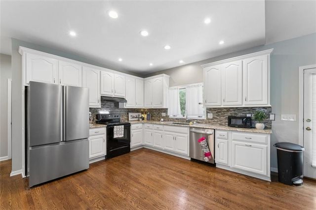 1005 WESLEY Avenue, Raymore, MO 64083