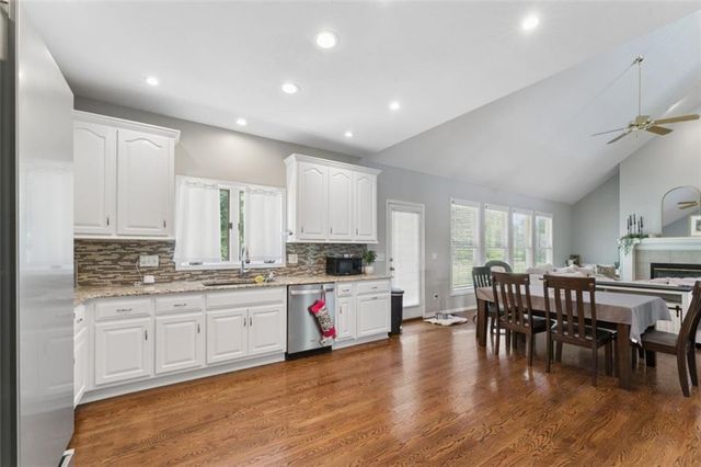 1005 WESLEY Avenue, Raymore, MO 64083