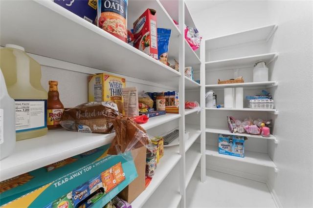 1005 WESLEY Avenue, Raymore, MO 64083