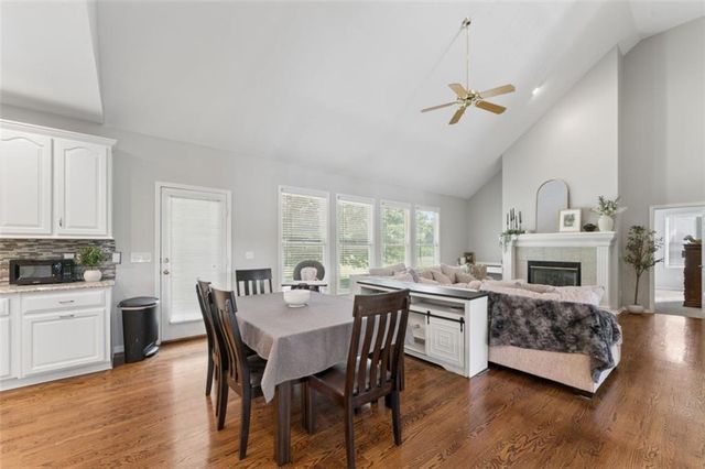 1005 WESLEY Avenue, Raymore, MO 64083