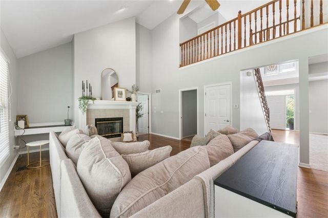 1005 WESLEY Avenue, Raymore, MO 64083