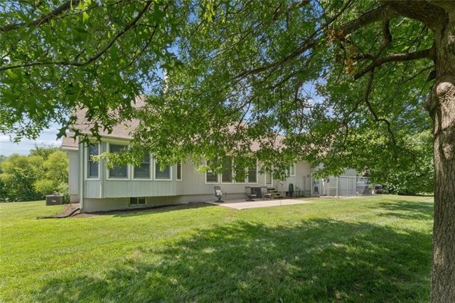 1005 WESLEY Avenue, Raymore, MO 64083
