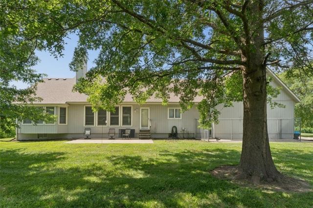 1005 WESLEY Avenue, Raymore, MO 64083