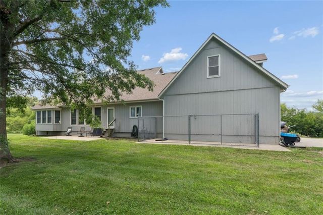 1005 WESLEY Avenue, Raymore, MO 64083
