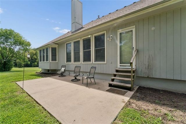 1005 WESLEY Avenue, Raymore, MO 64083