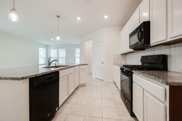 9008 Cimarron River Lane, Magnolia, TX 77354