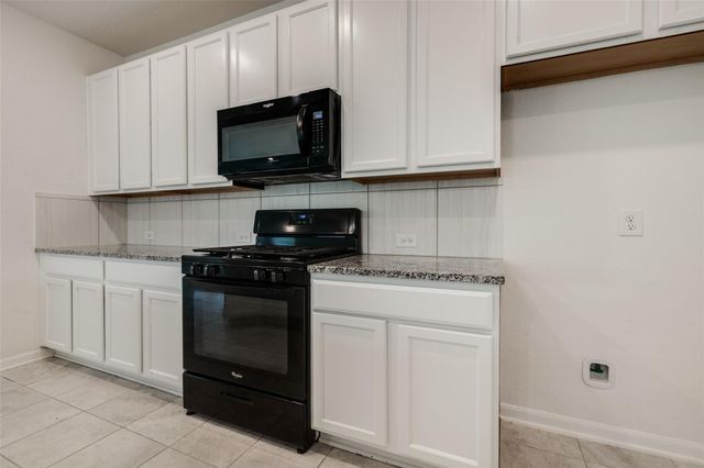 9008 Cimarron River Lane, Magnolia, TX 77354