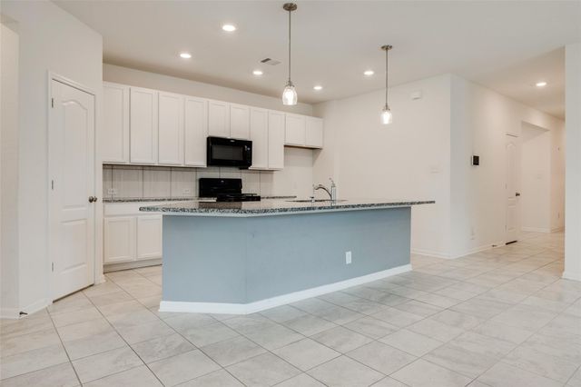 9008 Cimarron River Lane, Magnolia, TX 77354