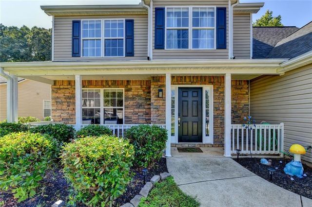 290 Lake Valley Drive SW, Loganville, GA 30052