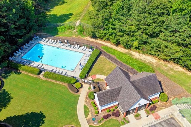 290 Lake Valley Drive SW, Loganville, GA 30052