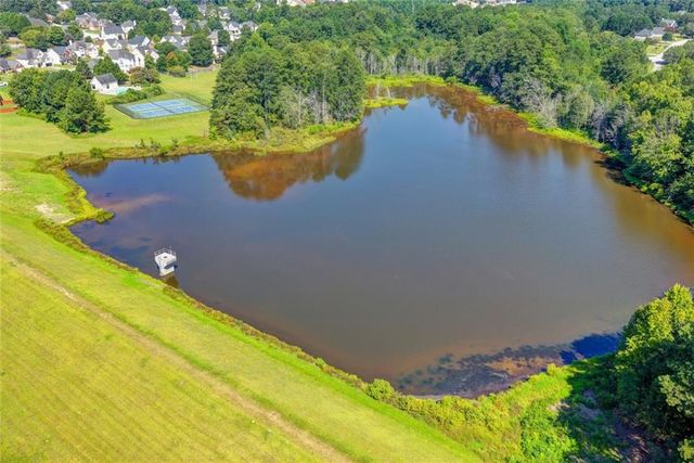 290 Lake Valley Drive SW, Loganville, GA 30052