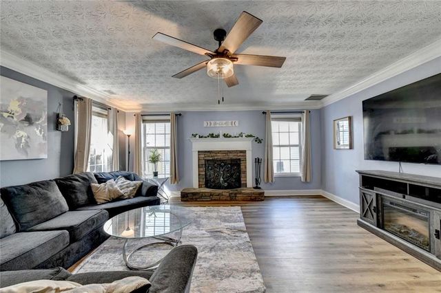 290 Lake Valley Drive SW, Loganville, GA 30052