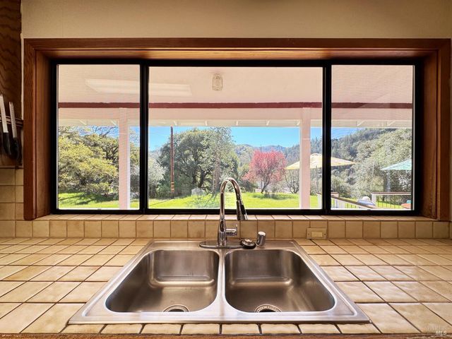 1800-1810 Boonville Rd, Ukiah, CA 95482