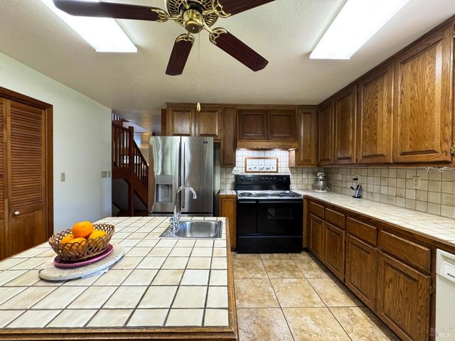 1800-1810 Boonville Rd, Ukiah, CA 95482